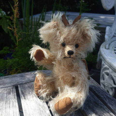 Chrissie, 18cm ooak pale straw wild mohair.