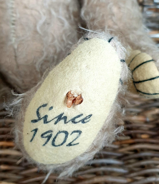 Kaypok, Robin Rive Bear, 28cm OOAK collectible in sparse taupe mohair