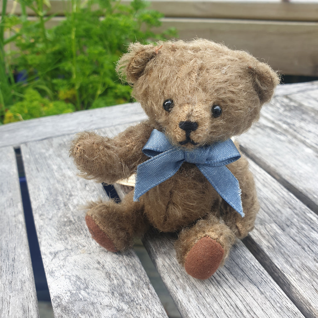 Tom Thumb, OOAK 10cm soft-filled bear made in olive soft mohair