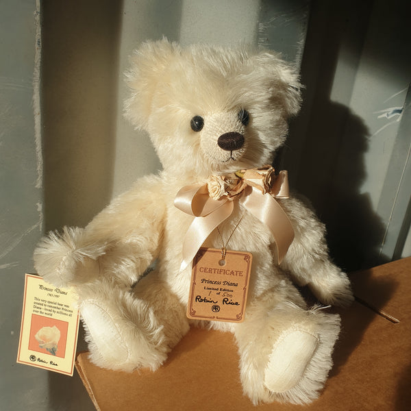 Princess Diana, Robin Rive bear, 34cm OOAK cream distressed cream mohair collectible teddy LE 1 of 500