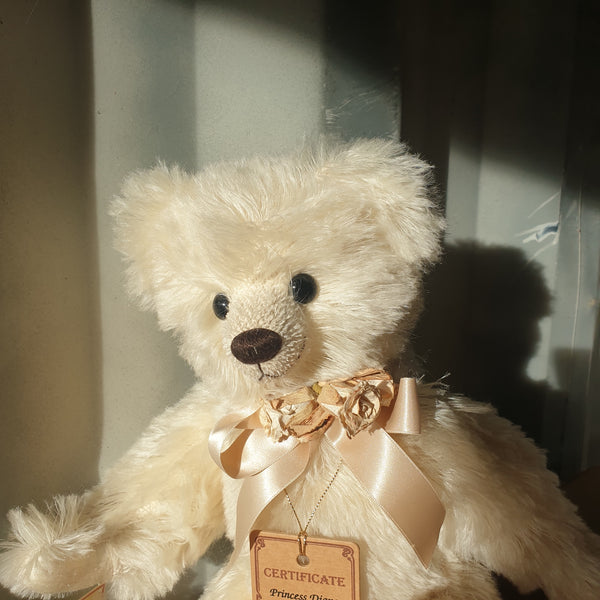 Princess Diana, Robin Rive bear, 34cm OOAK cream distressed cream mohair collectible teddy LE 1 of 500