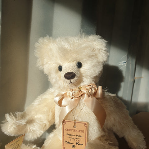 Princess Diana, Robin Rive bear, 34cm OOAK cream distressed cream mohair collectible teddy LE 1 of 500