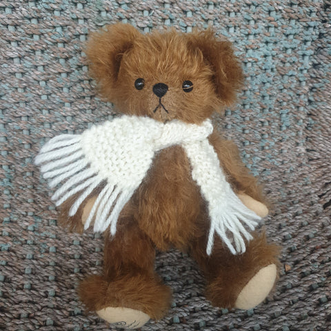 Terrel, 23cm Robin Rive nutmeg brown mohair bear