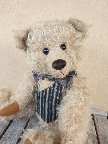 Alistair, Robin Rive Bear, 37cm collectible in sparse taupe mohair