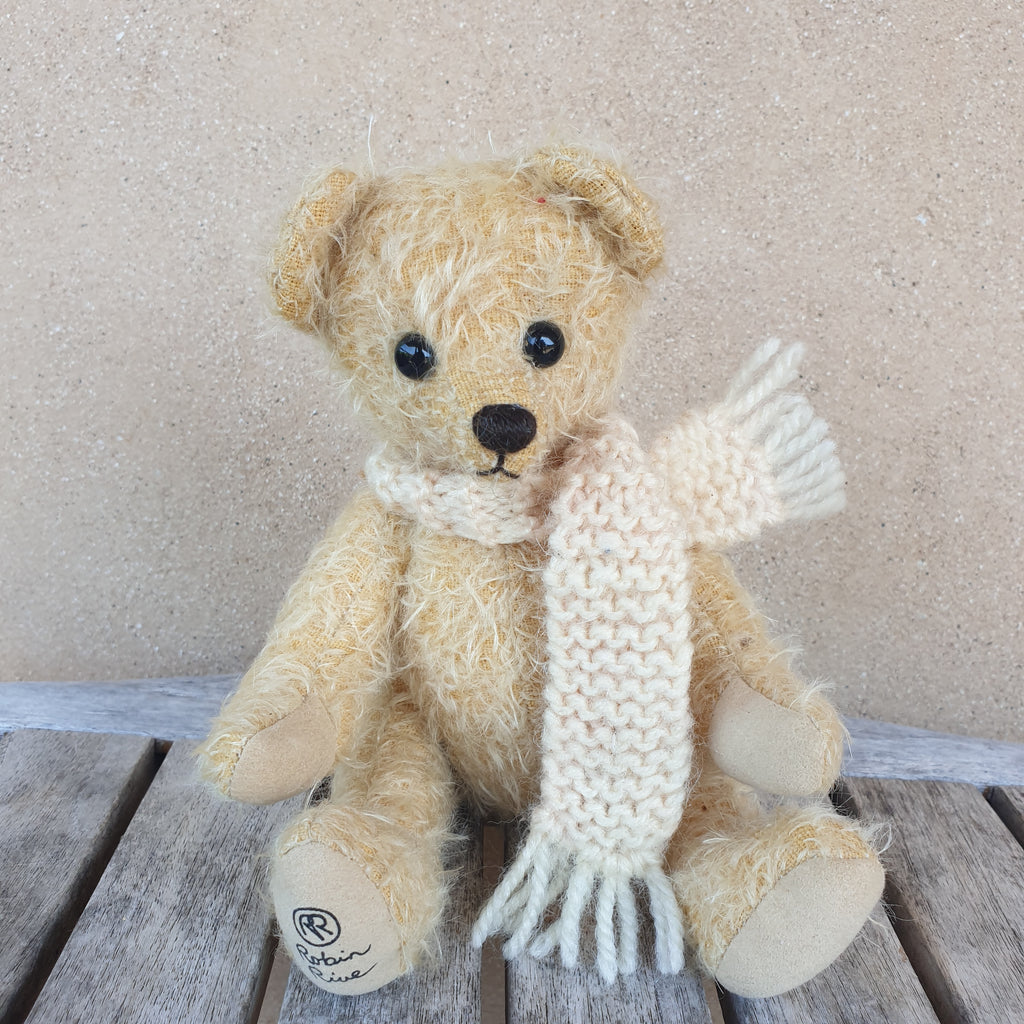Oaty, Robin Rive bear, 23cm OOAK collectible, cream scarf