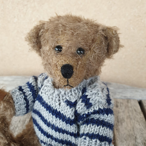 Dan, 18cm small OOAK Robin Rive khaki bear,striped jumper