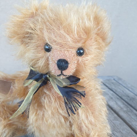 Davey, 23cm Robin Rive caramel mohair bear