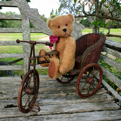 Mason 36cm robin rive bear, 'vintaged' OOAK collectable bear
