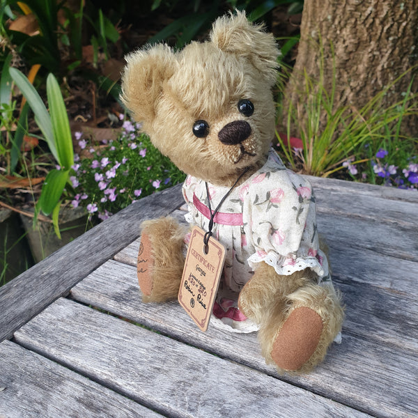 Georgie, Robin Rive bear, 25cm limited, dressed,golden mohair collectible teddy.