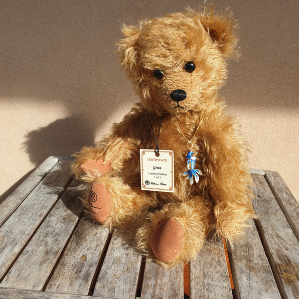 Greta, 34cm OOAK long caramel mohair, Robin Rive collectible teddy