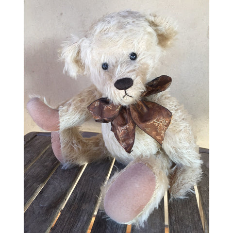 Howie - KiwiCurio-Robin Rive-Teddy Bears-Limited Edition